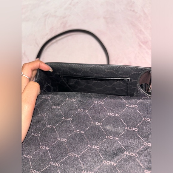 Aldo Chain Crossbody - Picture 7 of 7